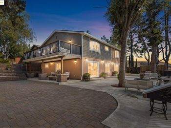 38 Lenelle Ct