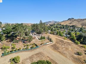 38 Lenelle Ct, Moraga CA 94556