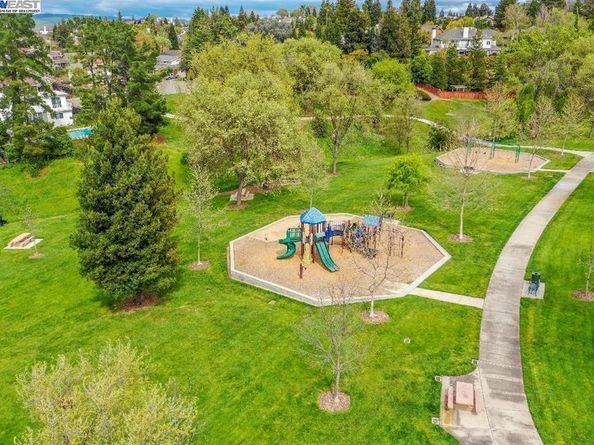 2947 Chardonnay Dr, Pleasanton CA 94566