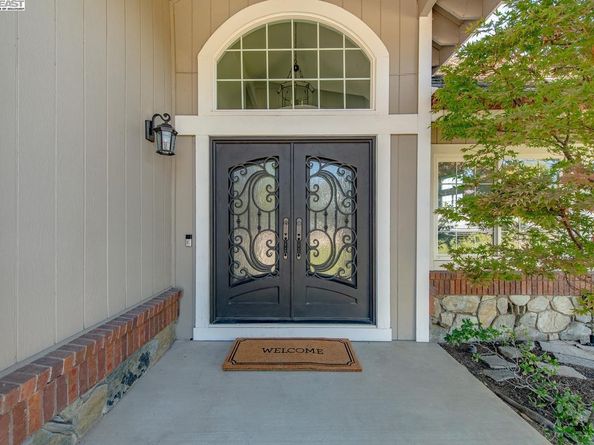 2947 Chardonnay Dr, Pleasanton CA 94566
