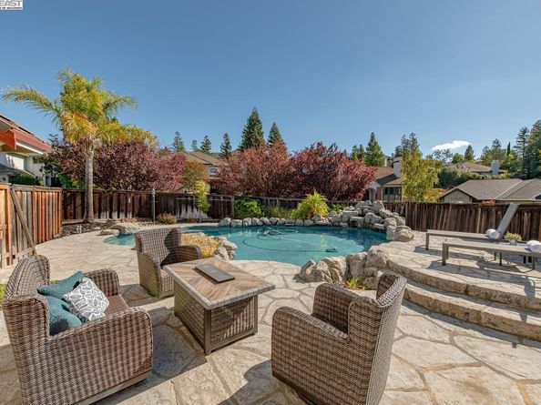 2947 Chardonnay Dr, Pleasanton CA 94566