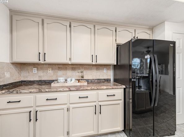 2947 Chardonnay Dr, Pleasanton CA 94566