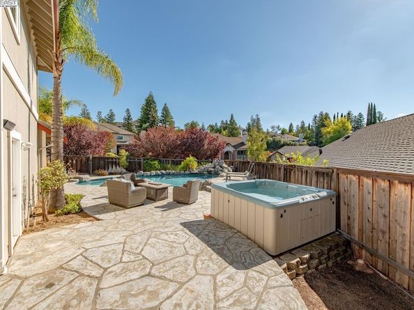2947 Chardonnay Dr, Pleasanton CA 94566