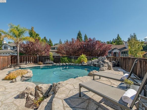 2947 Chardonnay Dr, Pleasanton CA 94566