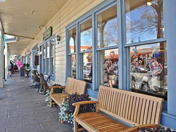 2947 Chardonnay Dr, Pleasanton CA 94566