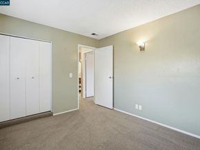 1045 Mohr Ln B, Concord CA 94518