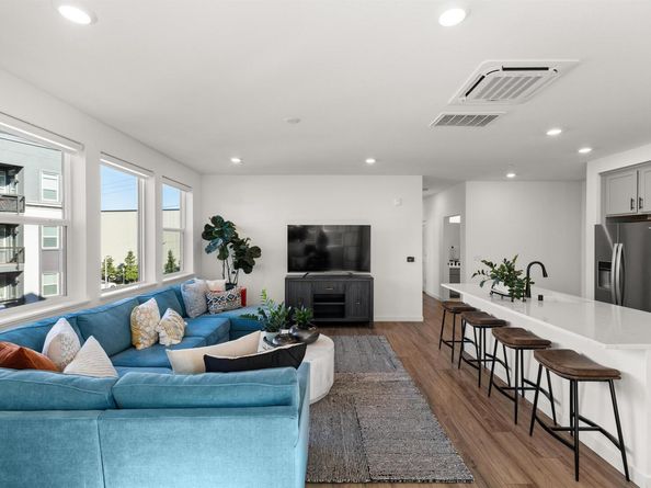 2836 Tradewind Dr, Alameda CA 94501