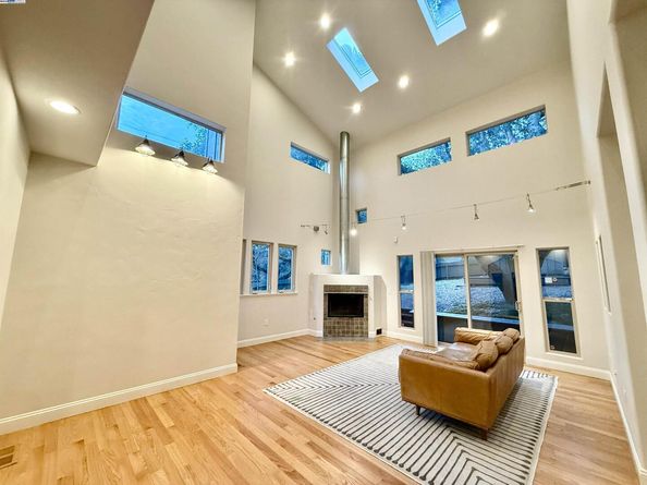 4400 Saint Andrews Rd, Oakland CA 94605