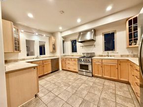 4400 Saint Andrews Rd, Oakland CA 94605