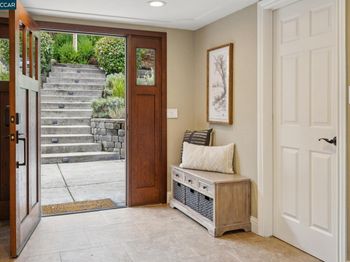 50 Vista Ln