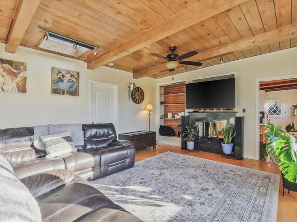 5909 Colton Blvd, Oakland CA 94611
