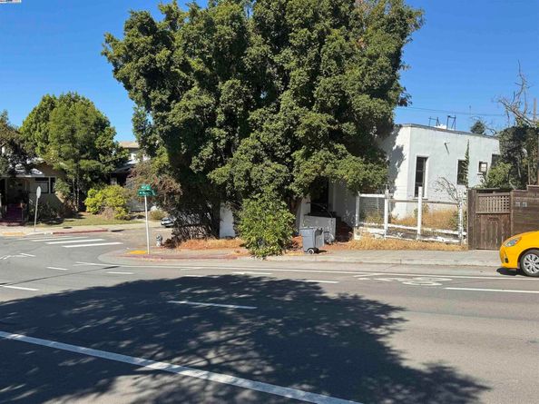 350 51St St, Oakland CA 94618