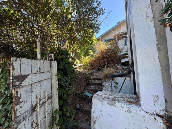 350 51St St, Oakland CA 94618