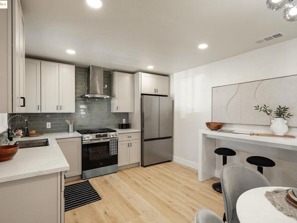 10945 Estepa Dr, Oakland CA 94603