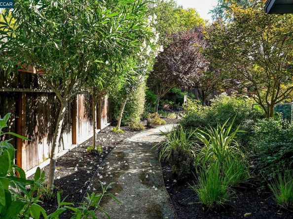 1096 Mountain View Blvd, Walnut Creek CA 94596