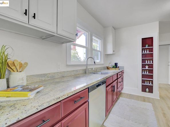 5718 Adeline St, Oakland CA 94608