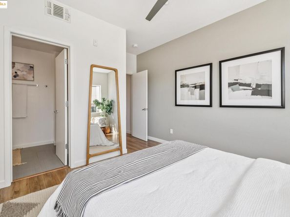 301 Liquid Sugar Dr, Emeryville CA 94608