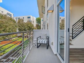 301 Liquid Sugar Dr, Emeryville CA 94608