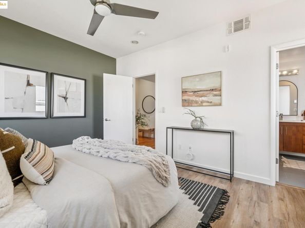301 Liquid Sugar Dr, Emeryville CA 94608