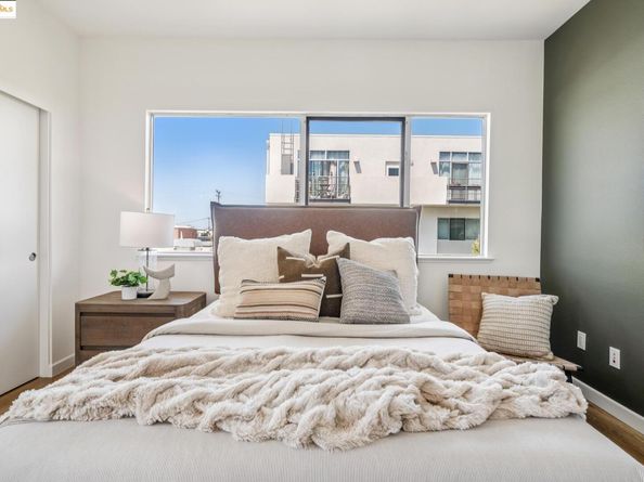 301 Liquid Sugar Dr, Emeryville CA 94608