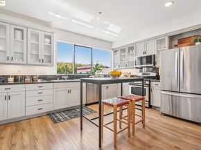 301 Liquid Sugar Dr, Emeryville CA 94608