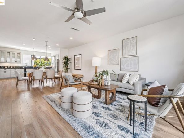 301 Liquid Sugar Dr, Emeryville CA 94608