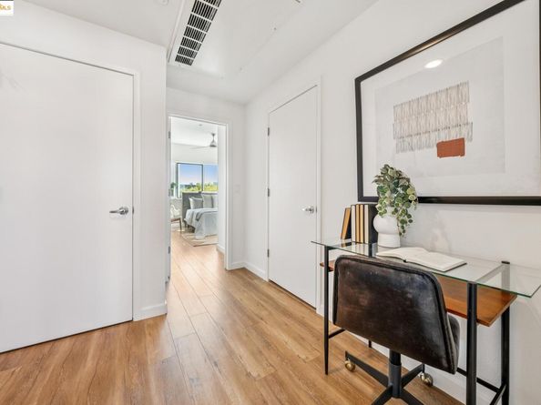 301 Liquid Sugar Dr, Emeryville CA 94608