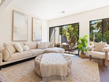 1018 Sahara Ct
