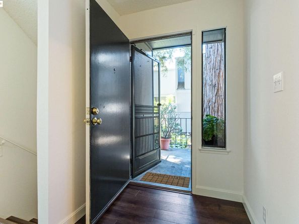 1018 Sahara Ct, Hayward CA 94541