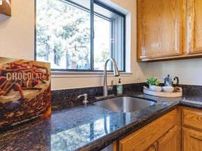 1018 Sahara Ct, Hayward CA 94541