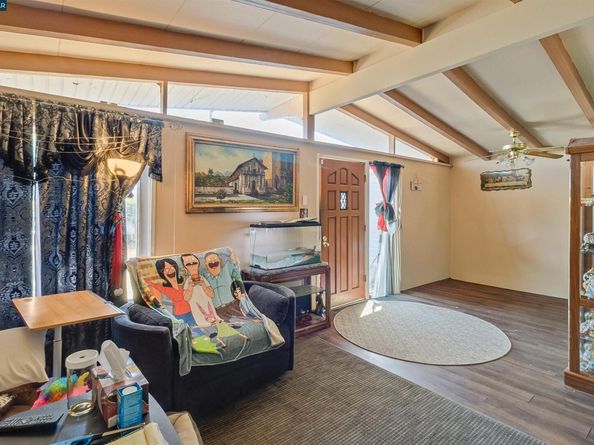 27707 La Porte Ave, Hayward CA 94545