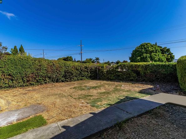27707 La Porte Ave, Hayward CA 94545
