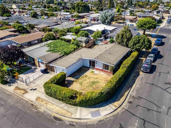 27707 La Porte Ave, Hayward CA 94545