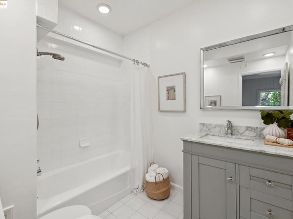 2429 Scout Rd, Oakland CA 94611