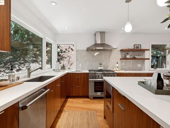 2429 Scout Rd, Oakland CA 94611