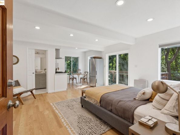 2429 Scout Rd, Oakland CA 94611