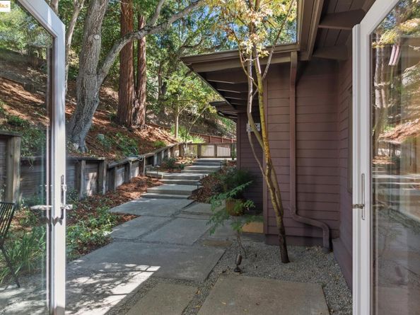 2429 Scout Rd, Oakland CA 94611