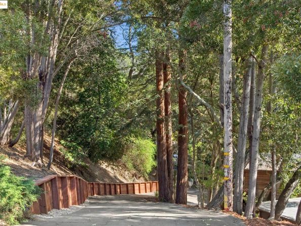 2429 Scout Rd, Oakland CA 94611