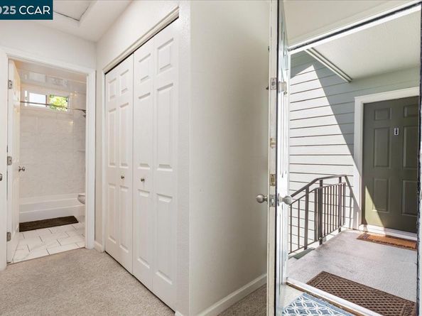 68 Emery Bay Dr, Emeryville CA 94608