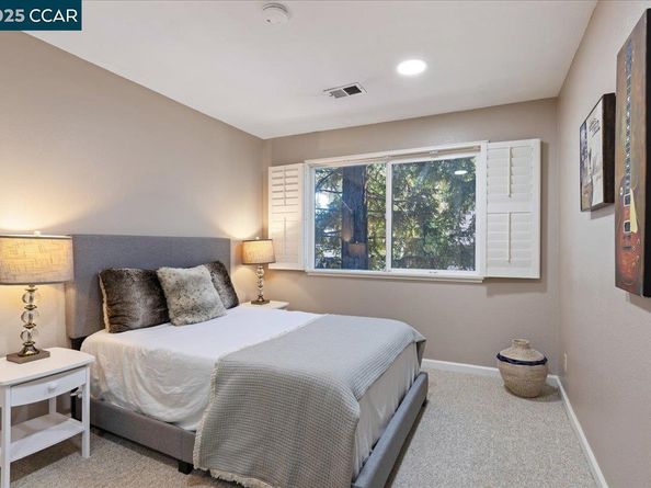 68 Emery Bay Dr, Emeryville CA 94608
