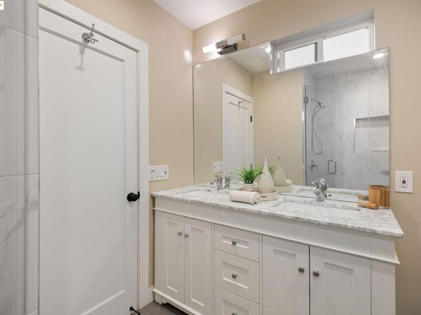 6528 Dover St, Oakland CA 94609