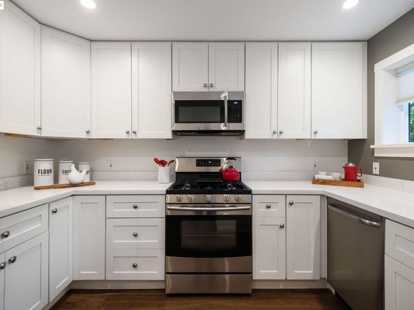 6528 Dover St, Oakland CA 94609