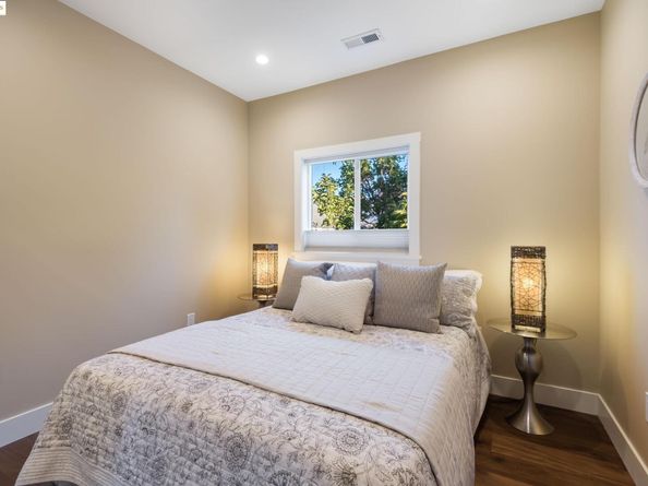 6528 Dover St, Oakland CA 94609