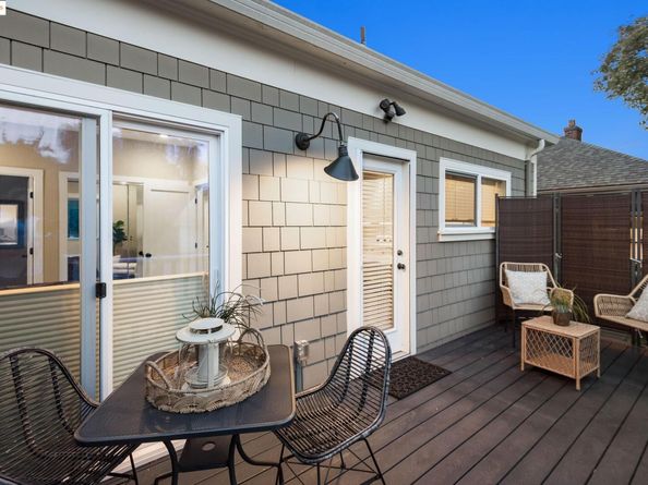 6528 Dover St, Oakland CA 94609