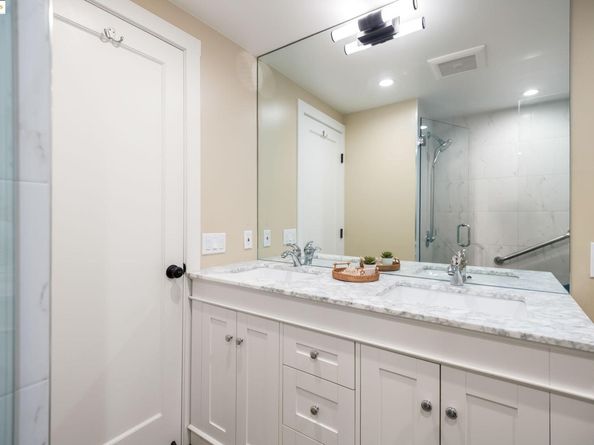 6528 Dover St, Oakland CA 94609