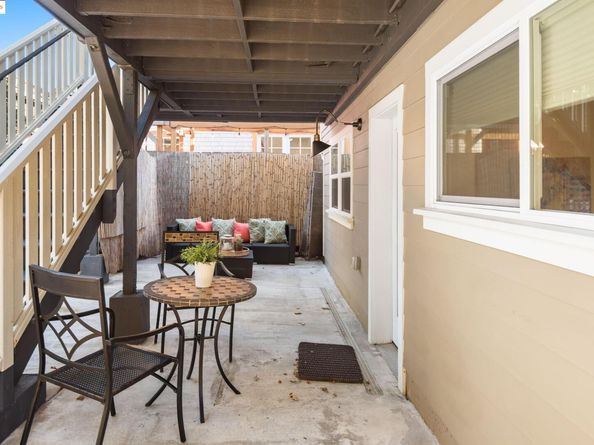 6528 Dover St, Oakland CA 94609