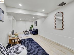 1018 Pine St, Oakland CA 94607