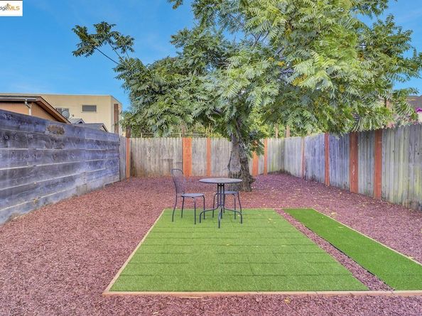 1018 Pine St, Oakland CA 94607