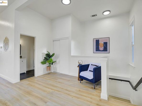 1018 Pine St, Oakland CA 94607