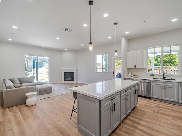 202 Sonia Way, Livermore CA 94550